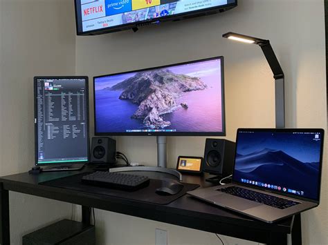 Home office setup w / MacBook Pros and dual monitors : macsetups