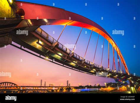 night view of a rainbow bridge in Taipei Stock Photo - Alamy