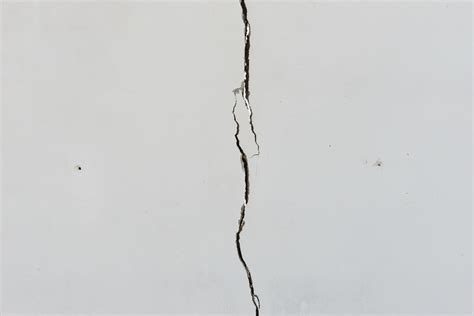 Concrete Crack Precursors And Early Mitigation Tactics | Lift-Up Concrete