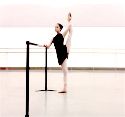 Ballet Stretching - How To Become More Flexible