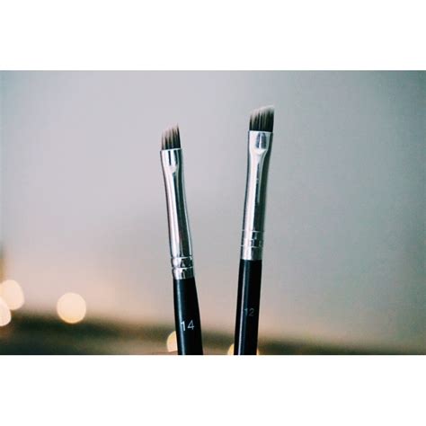 Anastasia Beverly Hills brush no 14 - BeautyKitShop