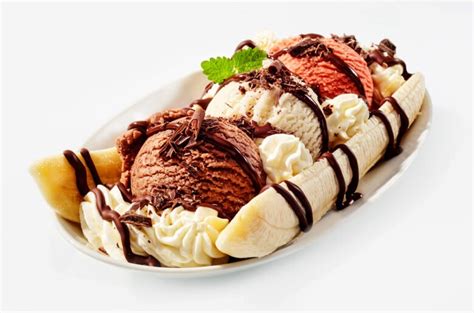 13 Banana Split Toppings - Insanely Good