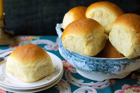 Amish Dinner Rolls Recipe | King Arthur Flour