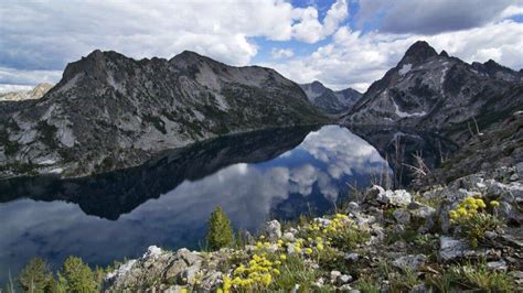 Hiking and Backpacking in Idaho: Information & Locations