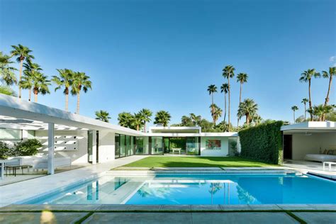 25 Beautiful Modern Swimming Pool Designs