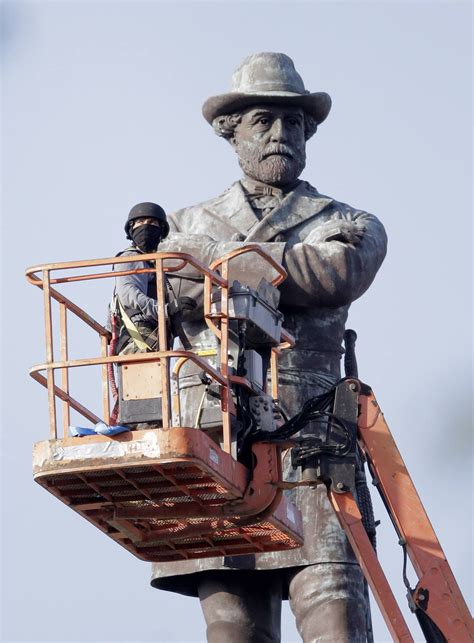 Der Blog!: Removal of Robert E Lee Statue in New Orleans.