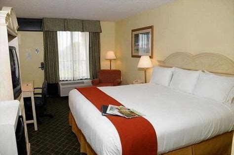 HOLIDAY INN EXPRESS HOTEL SARASOTA-SIESTA KEY AREA - CLOSED - 6600 S Tamiami Trl, Sarasota ...