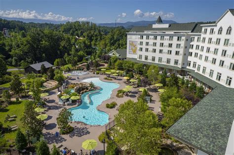 Hotels Near Dollywood In Pigeon Forge - Discover the Great Smokies