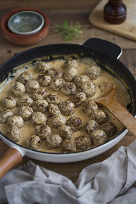 Easy Swedish meatballs in cream sauce • Electric Blue Food