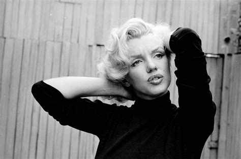 Stunning Marilyn Monroe HD Wallpaper by LIFE Magazine