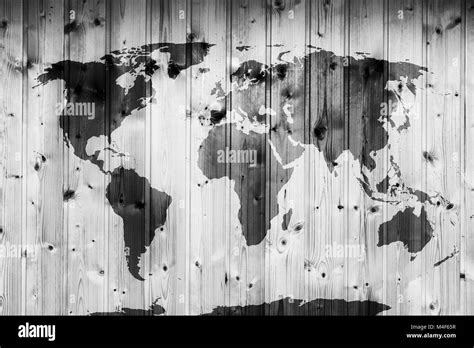 Old black and white world map hi-res stock photography and images - Alamy