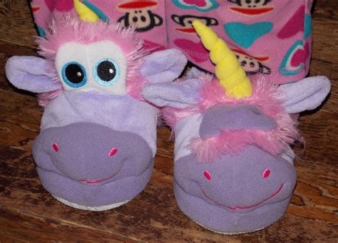 1-Day Flash Giveaway: Stompeez Slippers â€“ Ends at 12:00 AM 12/01 â€“ US - Contest Corner