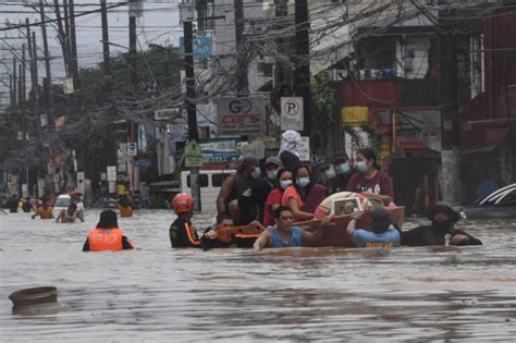 Typhoon Ulysses triggers worst floods in Metro Manila in years | Cebu Daily News