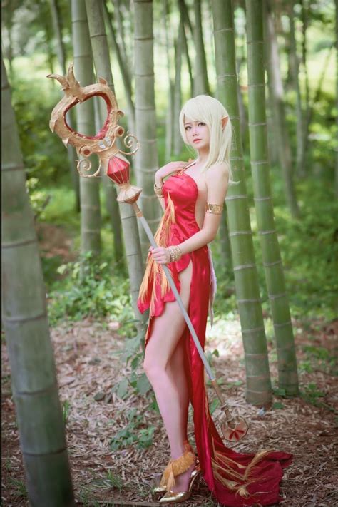 Cùng ngắm cosplay nàng Elf cực gợi cảm trong TERA Online