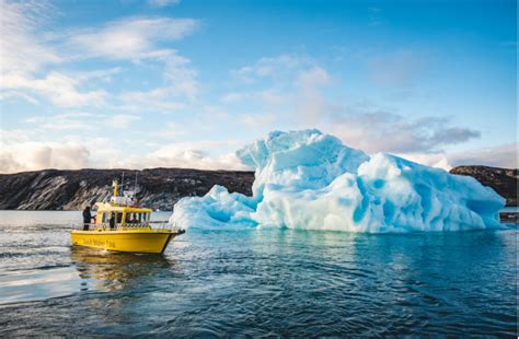 Experience Nuuk Fjord – Arctic Excursions