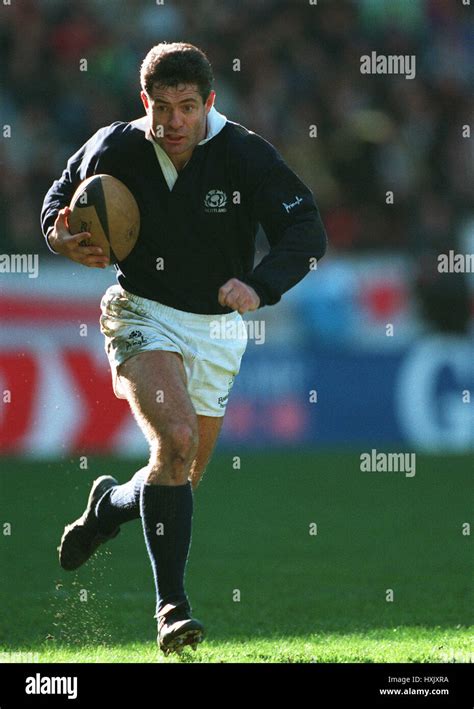 GAVIN HASTINGS SCOTLAND & WATSONIANS RU 22 February 1995 Stock Photo - Alamy