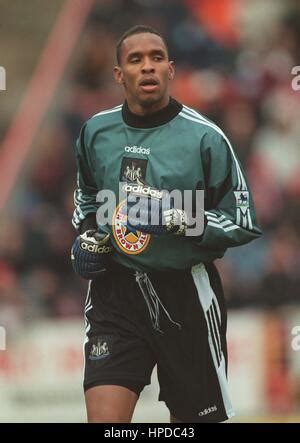 SHAKA HISLOP NEWCASTLE UNITED FC 29 November 1995 Stock Photo - Alamy