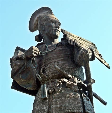 Statue of Oda Nobunaga which stands at Kiyosu Castle #Samurai | Medieval japan, Samurai armor ...