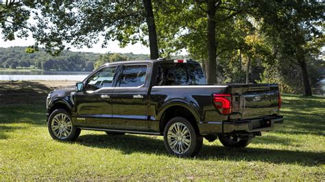 2024 Ford F-150 gains tailgate door, best-in-class power for Raptor R