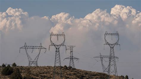 Oregon power outages: Residents lose power due to wildfire danger