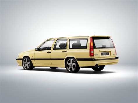 The model that aimed for the stars: the Volvo 850 celebrates its 25th birthday - Volvo Car USA ...