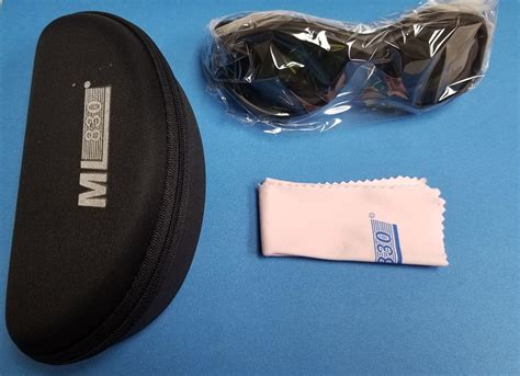 Safety Glasses – Microlight Corporation