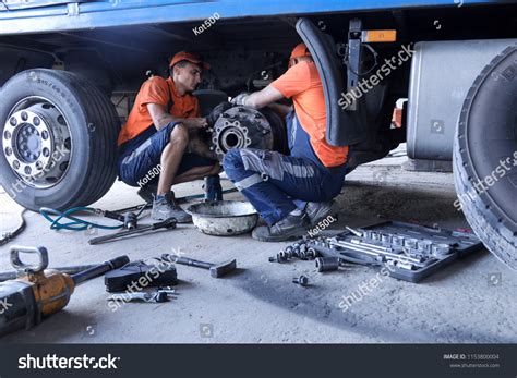 9,590 Repair trailer Images, Stock Photos & Vectors | Shutterstock