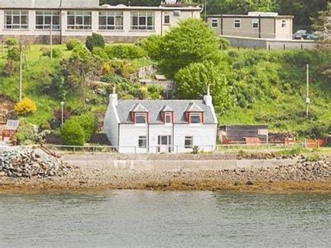 Portree, Isle of Skye, Scotland | Cottages scotland, Holiday cottage, Cottage