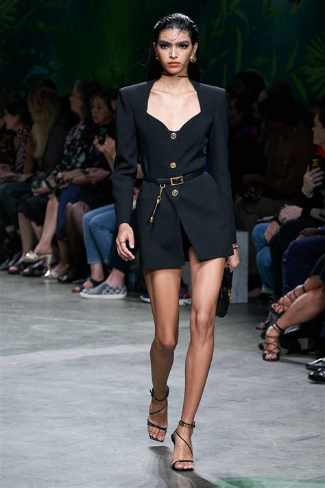 Versace Spring 2020 Ready-to-Wear Fashion Show | Vogue