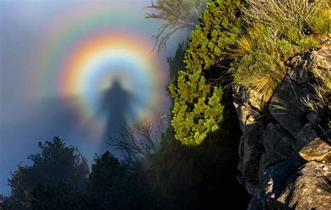 Photographer captures spectacular optical phenomenon | WGN-TV