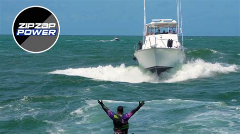 Boat Loses Power at Haulover Inlet, Scary - ZipZapPOWER