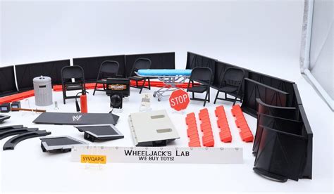 Extreme Rules Wrestling Ring + Accessories WWE WWF 2010 Hasbro Playset - Wheeljack's Lab