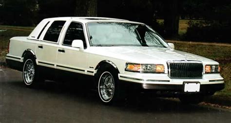 The 1990 Lincoln Town Car - The Inside Story - Lincoln & Continental Owners Club