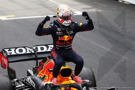 Nieuw: schaalmodellen van de RB16B waarin Max Verstappen in Monaco won ...