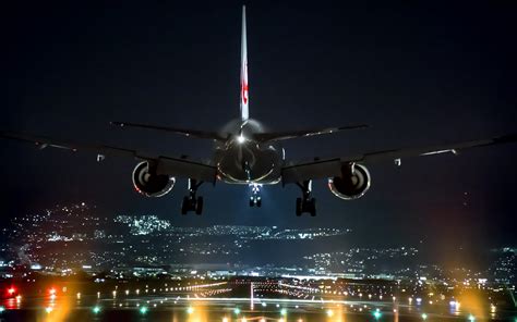 Pilot revealed the truth about night landing of the airplanes