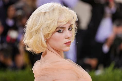 Billie Eilish Didn't Feel Sexy With Blonde Hair | POPSUGAR Beauty UK