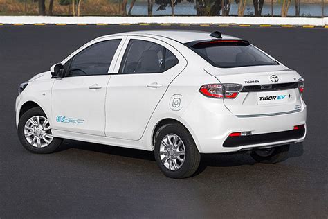 Tata Tigor EV XM Plus On Road Price in Muzaffarnagar, Saharanpur (UP), Shamli, Haridwar, Roorkee ...