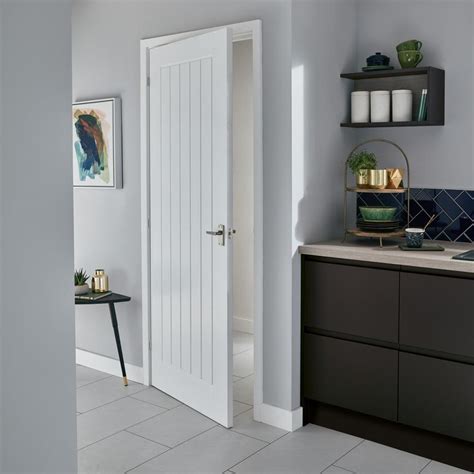 Howdens Dordogne 6'6" x 2'3" White Smooth Pre Finished Door Kit with ...