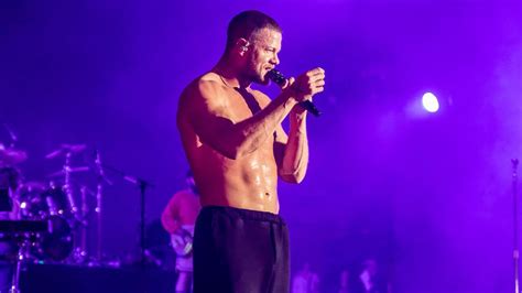 Entertainment News | Imagine Dragons Frontman Dan Reynolds Goes Shirtless At Lollapalooza India ...