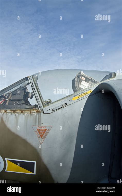 Harrier cockpit hi-res stock photography and images - Alamy