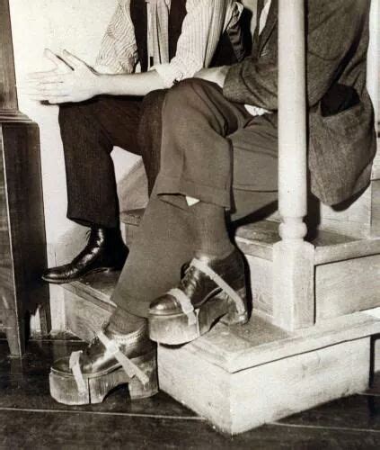 Bogart’s shoes in Casablanca | Humphrey bogart, Ingrid bergman, Bogart