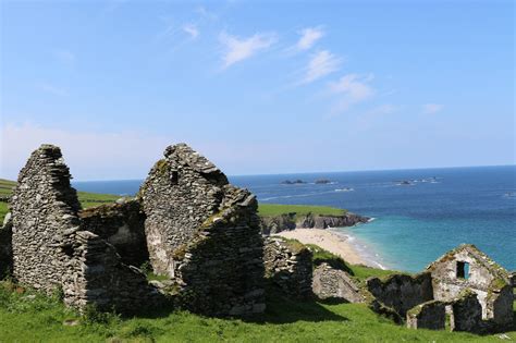 Great Blasket Island: Accommodation and Boat Tours