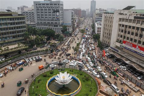 Bangladesh capital back to hustling and bustling despite concerns over COVID-19 - Xinhua ...