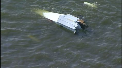 Plane crashes into water after takeoff in Clear Lake, police say ...