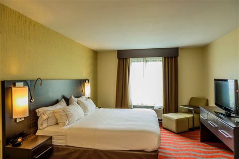 HOLIDAY INN EXPRESS BRADFORD $97 ($̶1̶1̶9̶) - Prices & Hotel Reviews - PA