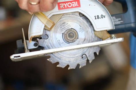 How to Cut Plexiglass With a Circular Saw | SawsHub