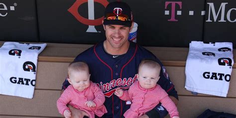 Minnesota Twins catcher Joe Mauer and his twin daughters. How perfect ...