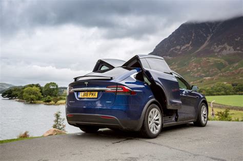 Tesla Model X Falcon Doors: What Benefits & Are They That Bad?