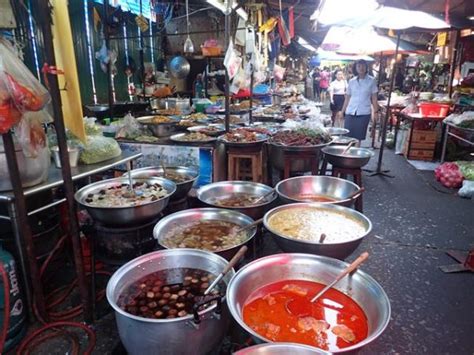 Khlong Toei Fresh Food Market Bangkok – tripAtrek Travel