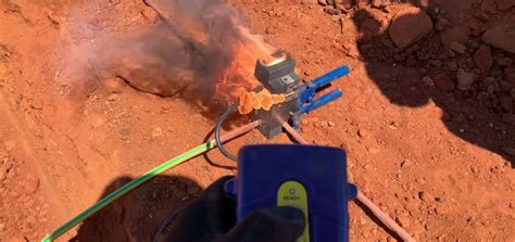 Enjoying Some Exothermic Welding, With Thermite! | Hackaday